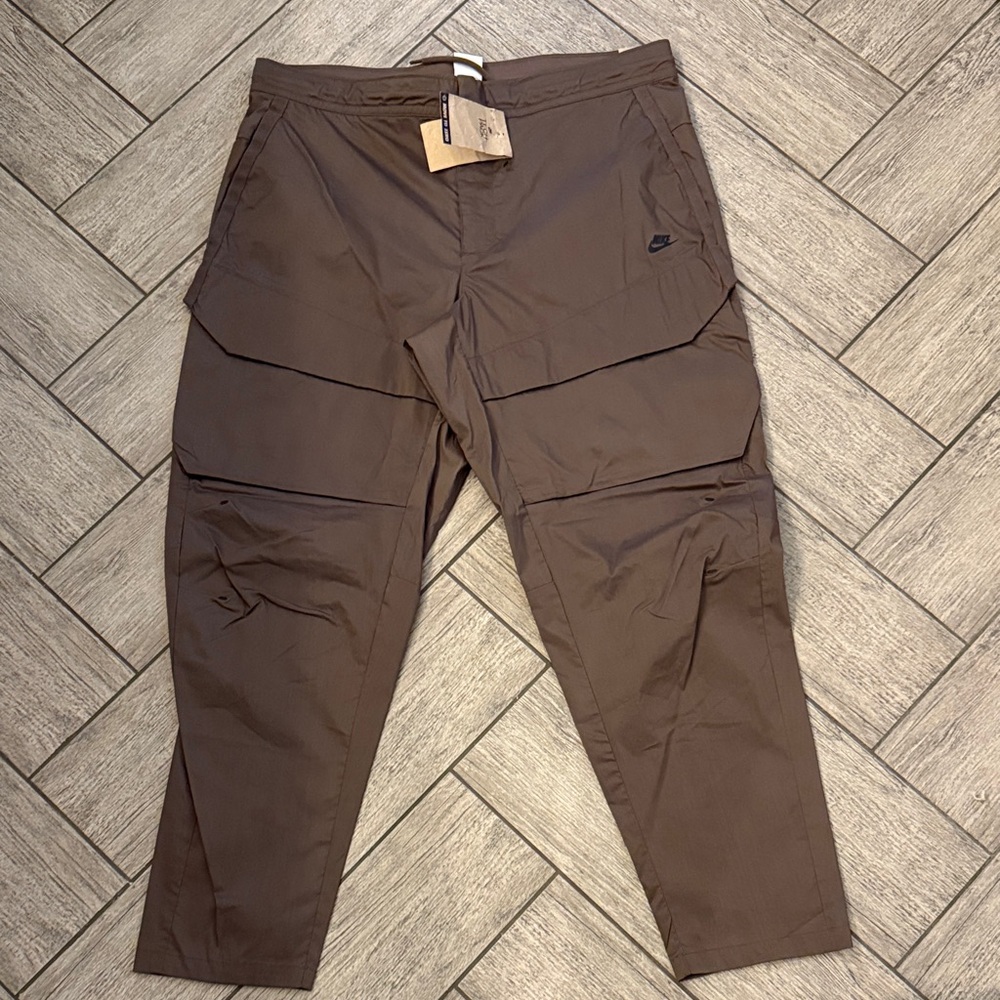 Nike Men's Dark Brown Cargo Pants